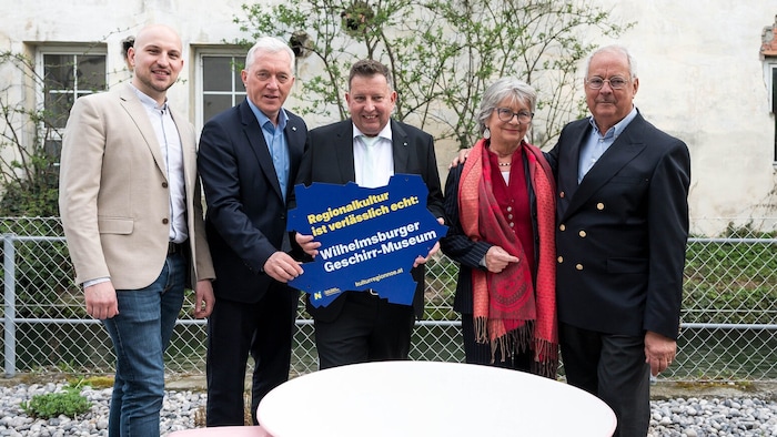 Bürgermeister Reitzner, Regionalkultur-Chef Martin Lammerhuber, Initiator Schönleitner und das ...