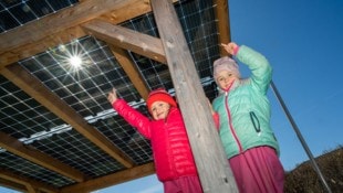 PV-Anlage auf Sandkiste – Schattenspender und Stromlieferant. (Bild: Arbeiter Dieter)
