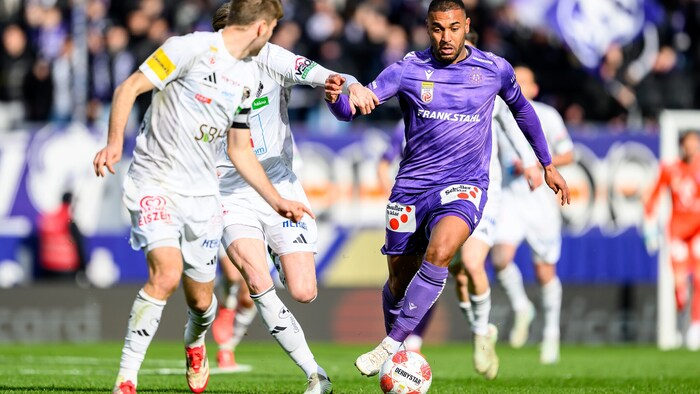 Maurice Malone (re.)