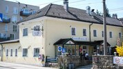 Das Gasthaus „Zum Schiefen Apfelbaum“ erhebt stolz den Anspruch, das älteste Gasthaus von Linz ...