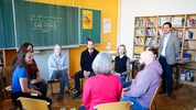Bildungsminister Christoph Wiederkehr (Neos, im Bild rechts) leitet jetzt eine Deutsch-Offensive ...