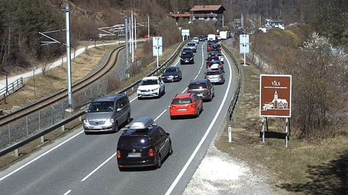 Die B179 bei Vils kurz vor dem Grenztunnel Füssen.
