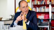 Für Filzmaier ist Bildungsminister Christoph Wiederkehr ein Gewinner des Abends. Er wurde kurz vor dem Wahlkampf Minister – seine Landesgruppe holte dennoch ein Plus. (Bild: Imre Antal)