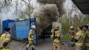 Bei der Realbrandausbildung in der Feuerwehrschule Lebring wird unter anderem in einem Container ...