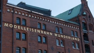 Ein Unbekannter hat am Samstagvormittag Reizgas im Miniatur Wunderland in Hamburg versprüht. Mehr als 40 Menschen erlitten leichte Verletzungen. (Bild: David - stock.adobe.com)