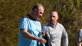 Christian Schaider (re.), Yilmaz Özel und die Austria können durchatmen.  (Bild: Tröster Andreas)