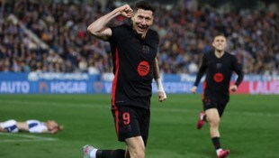 Robert Lewandowski jubelt, aber Leganes-Kicker Jorge Sáenz erzielte ein Eigentor.