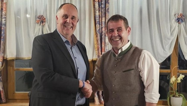 Kurt Berger (FPÖ) und Herbert Hansmann (ÖVP) regieren künftig in Bad Mitterndorf (v. l.). (Bild: ÖVP/FPÖ Bad Mitterndorf)