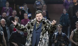 Vitalij Kowaljow als Fürst Iwan Chowanskij.