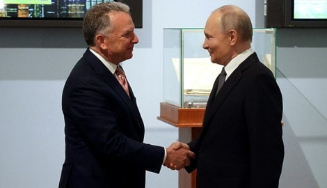 Witkoff traf bereits mehrmals auf Putin und sorgte in der Vergangenheit mit Übersetzungsfehlern ...