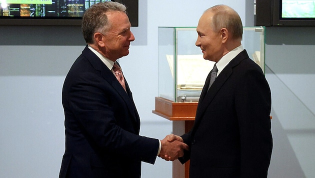 Witkoff traf bereits mehrmals auf Putin und sorgte in der Vergangenheit mit Übersetzungsfehlern ...