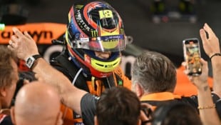 Oscar Piastri feierte in Bahrain seinen vierten Sieg in der Formel 1.  (Bild: AFP/ANDREJ ISAKOVIC)