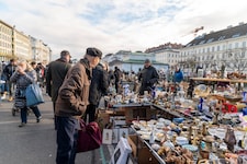 Auf dem Flohmarkt beim Naschmarkt findet man allerhand ... (Symbolbild) (Bild: Brenek Malena)