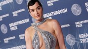 Katy Perry ist schon mal ins Outfit für ihren All-Flug geschlüpft. 