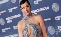 Katy Perry ist schon mal ins Outfit für ihren All-Flug geschlüpft. 