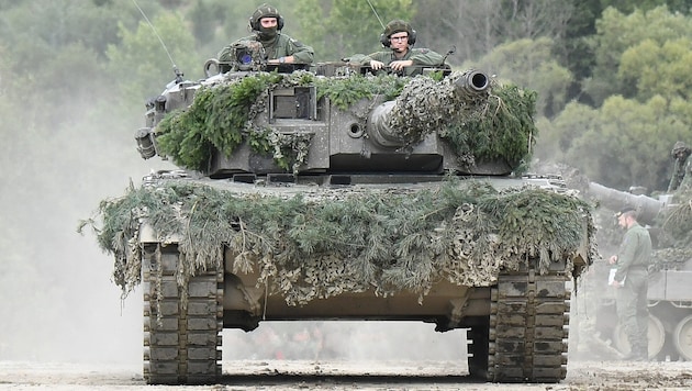 Kampfpanzer rollen jetzt im Waldviertel. (Bild: P. Huber)