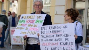 Mit Plakaten richtete sich die vor 30 Jahren gegründete Bürgerplattform Pro St. Pölten mit Unterstützung von Wirtschaftstreibenden vor allem gegen die SPÖ-Politik in der Landeshauptstadt. (Bild: Molnar Attila)