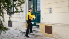 Steirische Postler und Postlerinnen stellen Pakete bis zu 31,5 Kilogramm zu. (Bild: Österreichische Post)