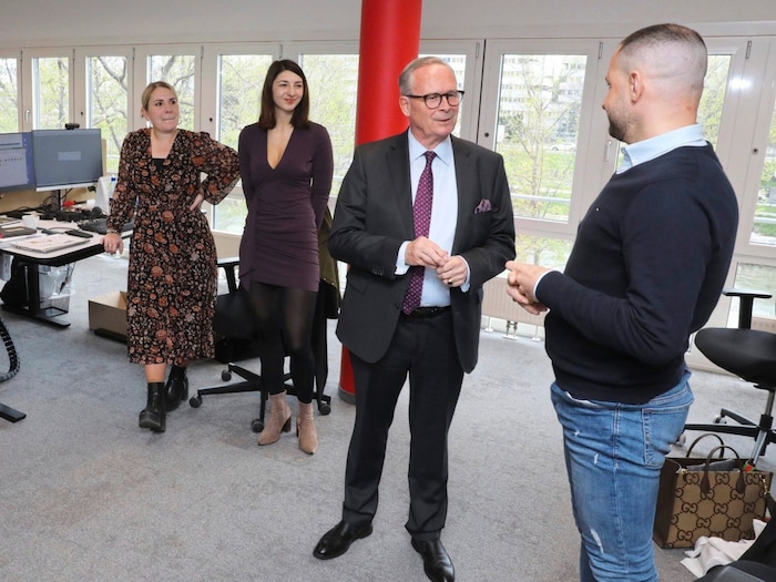 Karl Mahrer mit den Wien-Redakteuren Viktoria Graf, Kathi Mötzl und Christoph Engelmaier
