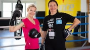 Wennschon, dennschon: Lugner wagte sich direkt mit der Weltmeisterin Michaela Kotásková in den ...