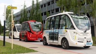 Diese fahrerlosen Busse fahren seit 2024 durch den Westen von Klagenfurt. Aktuell kommt es hin ...