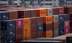 Die EU hat die angekündigten Sonderzölle auf US-Produkte für drei Monate ausgesetzt ...