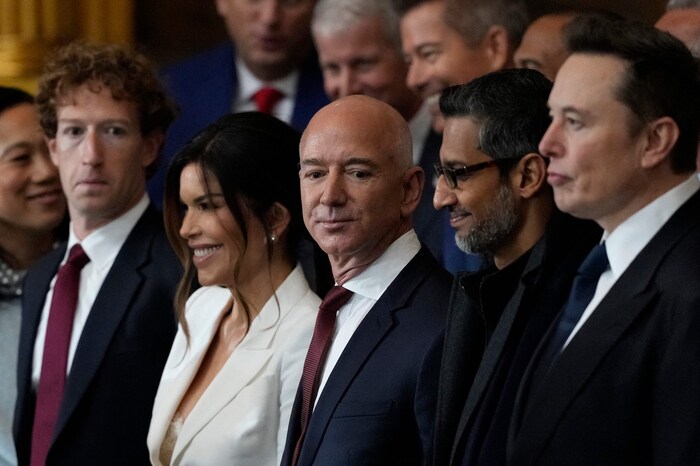 Zuckerberg (links) bei der Angelobung von Donald Trump