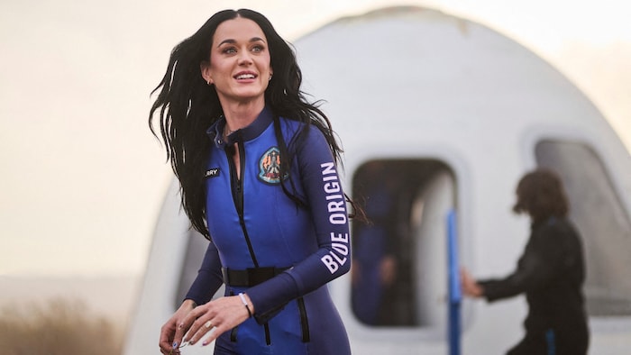 Jeff Bezos soll scharf auf Katy Perry, die mit seiner Bald-Ehefrau Lauren Sánchez ins All flog, ...