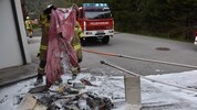 Die alarmierte Feuerwehr führte Nachlöscharbeiten durch.