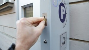 Einen Parkautomaten in Innsbruck (Symbolbild) nahmen unbekannte Täter ins Visier. (Bild: Birbaumer Christof)