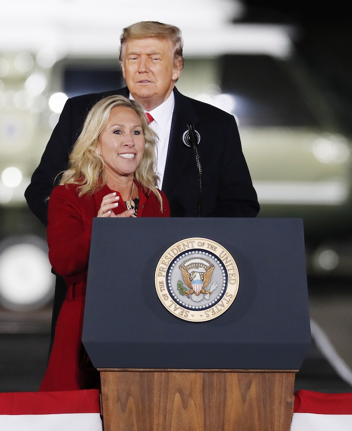 Greene gehört zu Trumps extremsten Verbündeten und fällt immer wieder durch Beleidigungen und ...