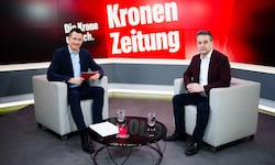 Wien-Ressortleiter Michael Pommer (li.) stellte Dominik Nepp die Fragen unserer Leser.
