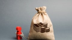 Durch eine alte Katalogbestellung häuften sich bei einer Wiener Pensionistin fast 10000 Euro Schulden an. (Bild: Andrii Yalanskyi - stock.adobe.com)