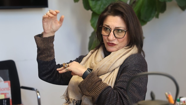 Auch Kulturstadträtin Veronica Kaup-Hasler (o.) muss sparen. Am stärksten trifft der Sparstift ...