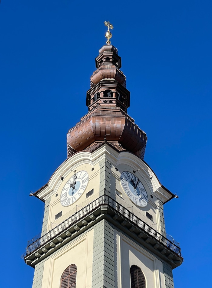 Der Klagenfurter Stadtpfarrturm St. Egid hat eine Höhe von 91,7 Metern.