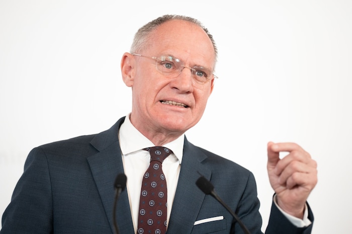 Innenminister Gerhard Karner geht in die Offensive. Er wirft der FPÖ Blockade der Polizeiarbeit vor.
