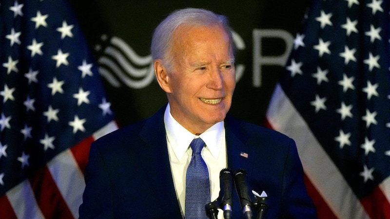 Der ehemalige US-Präsident Joe Biden hat erstmals seit seinem Abschied vom Weißen Haus im Jänner eine größere Rede gehalten und dabei vor einer tiefen Spaltung des Landes gewarnt. (Bild: AP/Nam Y. Huh)