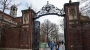 Eingangstor zum Campus der US-Universität Harvard