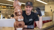 Stefan Felbers größter Schoko-Hase wiegt rund vier Kilogramm, der kleinste ist hingegen nur 20 ...