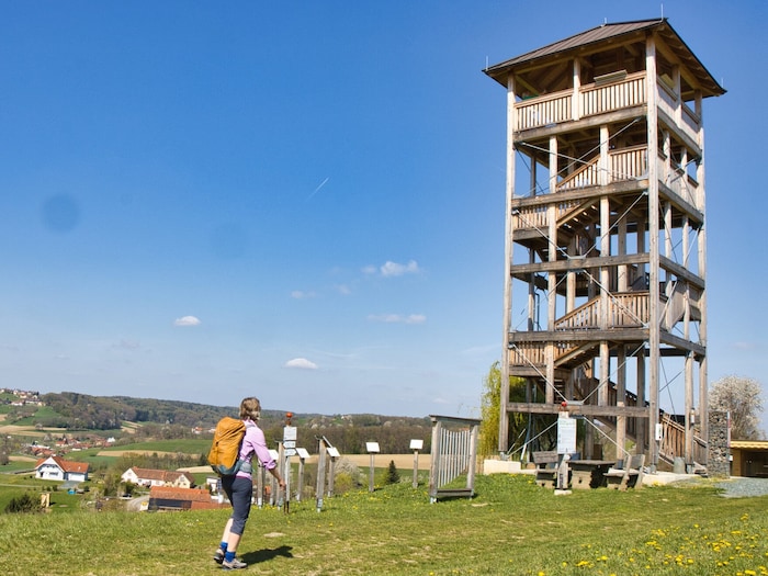 15 Meter hoch ragt die Aussichtswarte in den Himmel.