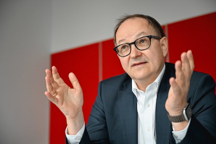 Hat die Mission SPÖ Oberösterreich jetzt offiziell angetreten: Martin Winkler war erfolgreicher Unternehmer, verdiente ein Vermögen. Jetzt wechselt er in die Politik und wird bald Landesrat. 