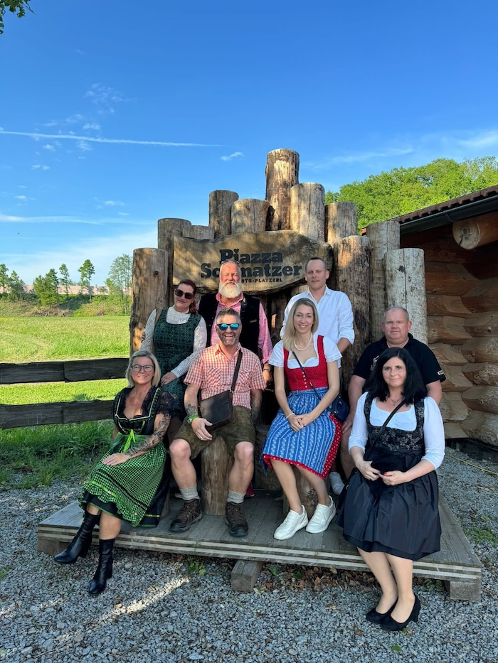 Unser Gewinner 2024 – Markus Neuwirth mit Familie