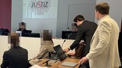 Der Erstangeklagte hat einen neuen Freundeskreis, die Frau will bald einen Marathon laufen.