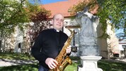 Ob Jazznummern von Louis Armstrong, Billie Holiday oder Ella Fitzgerald: Er hat sie alle auf dem ...