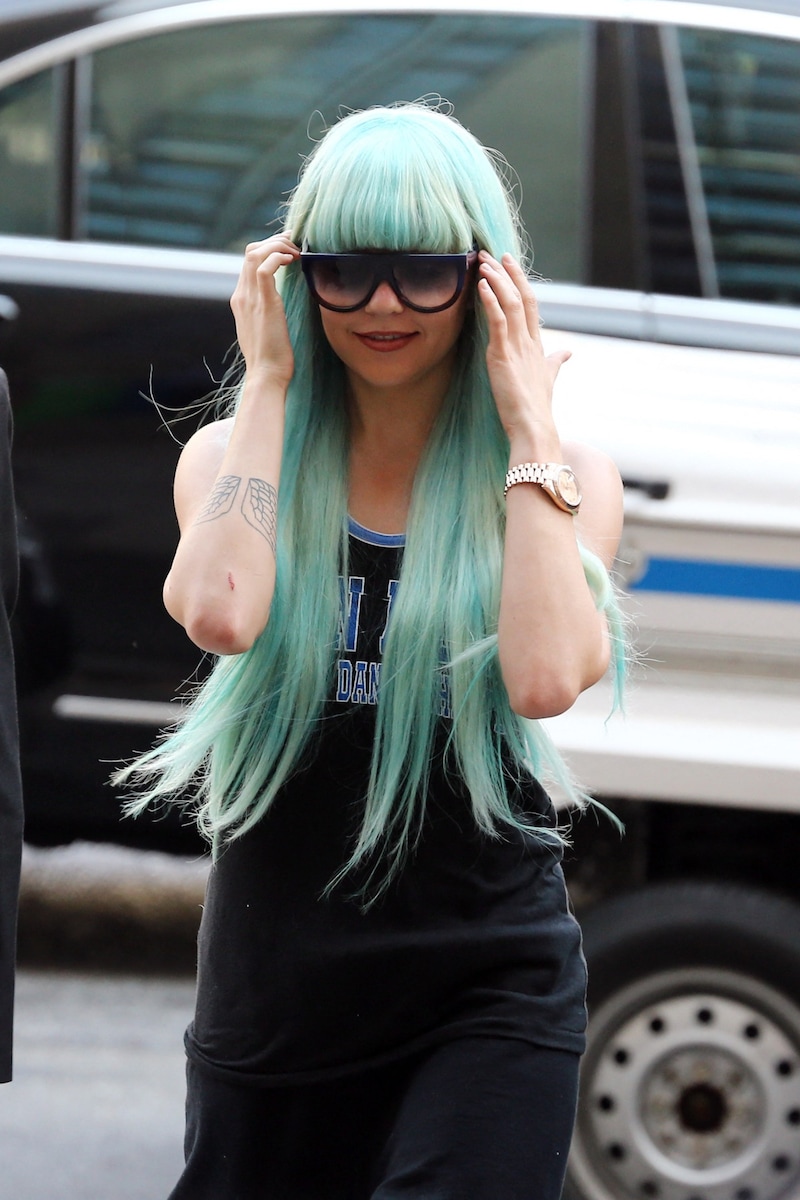 Amanda Bynes 2013 auf dem Weg zu einem Gerichtstermin (Bild: APA/Neilson Barnard/Getty Images/AFP )