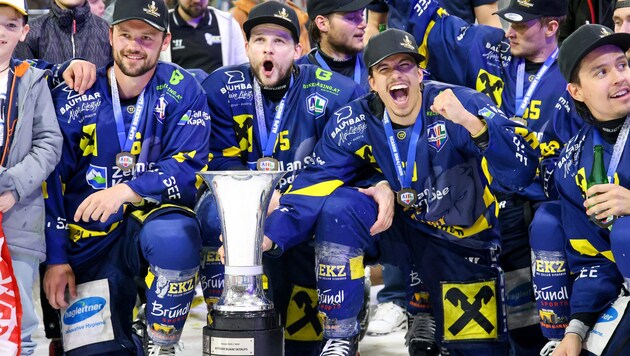 Der Jubel bei den Eisbären kannte nach dem Titelgewinn keine Grenzen. (Bild: Tröster Andreas)