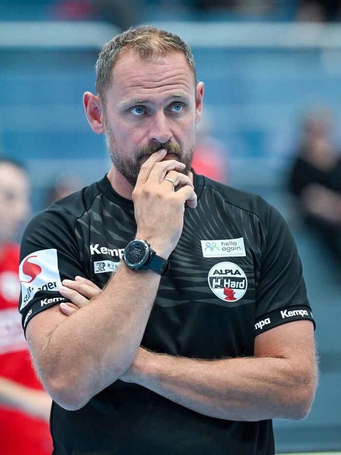 Hard-Trainer Hannes Jón Jónsson zollt Gegner Vöslau Respekt.