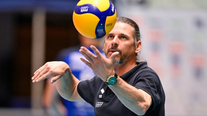 Hartberg-Trainer Markus Hirczy sah, wie die Tiroler sich den neuerlichen Sieg holten.