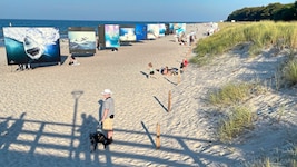 Fotoausstellung am Strand von Zingst (Bild: Eva Lehner )