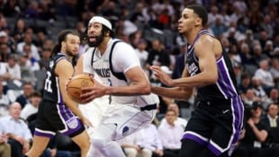 Anthony Davis zeigte bei den Mavs auf.
